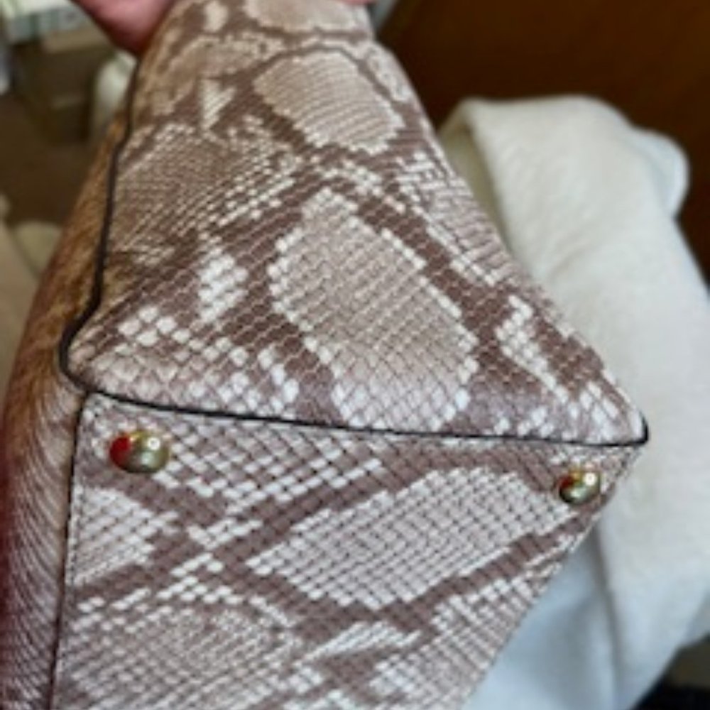 SOLD…MICHAEL KORS EUC SNAKESKIN LEATHER TOTE - Picture 6 of 10